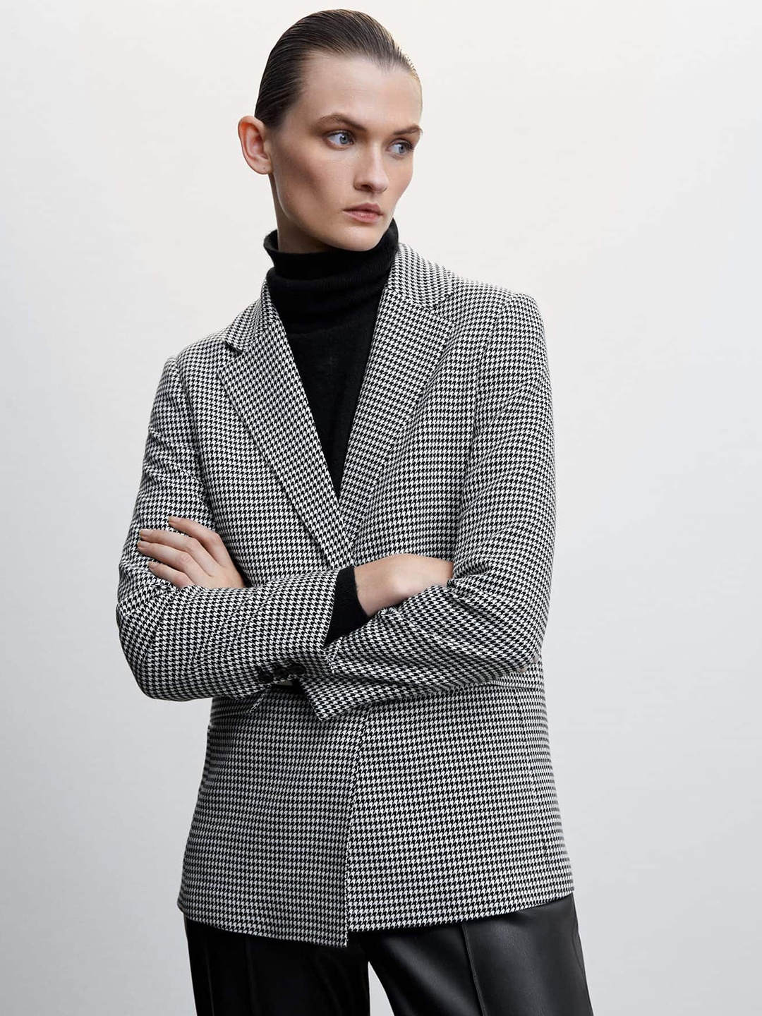 

MANGO Sustainable Straight Design Fit Single Breasted Wool-blended Houndstooth Blazer, Black