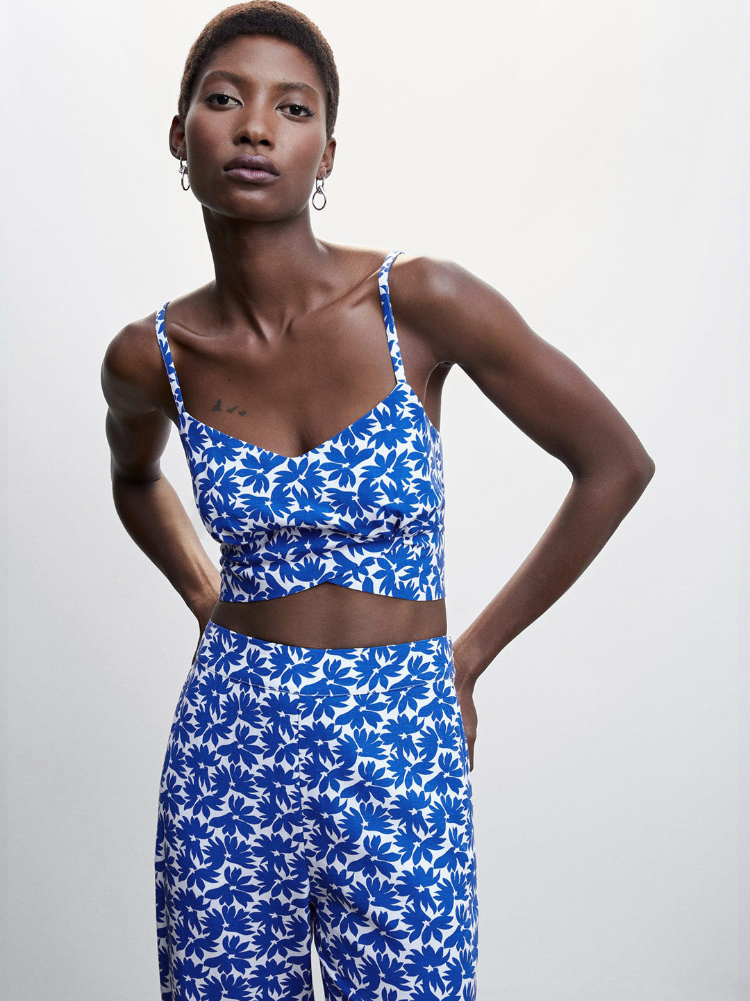 

MANGO Sustainable Floral Print Smocked Crop Top, Blue