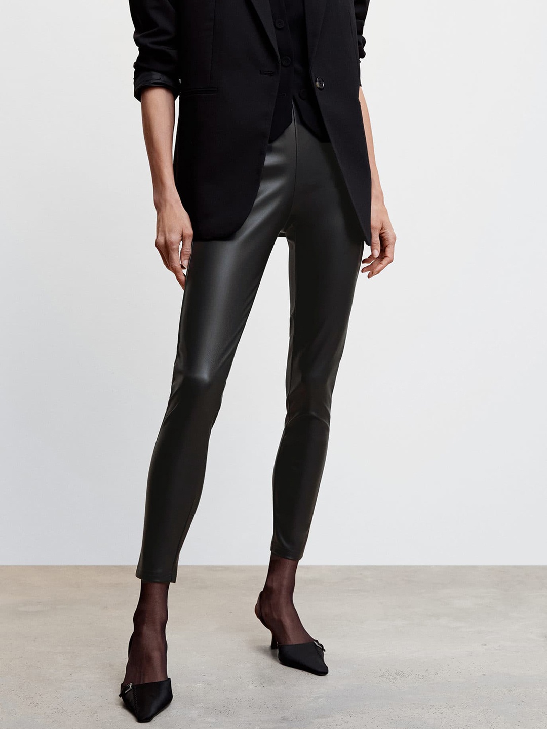 

MANGO Women High Waisted Faux Leather PU Coated Jeggings, Black