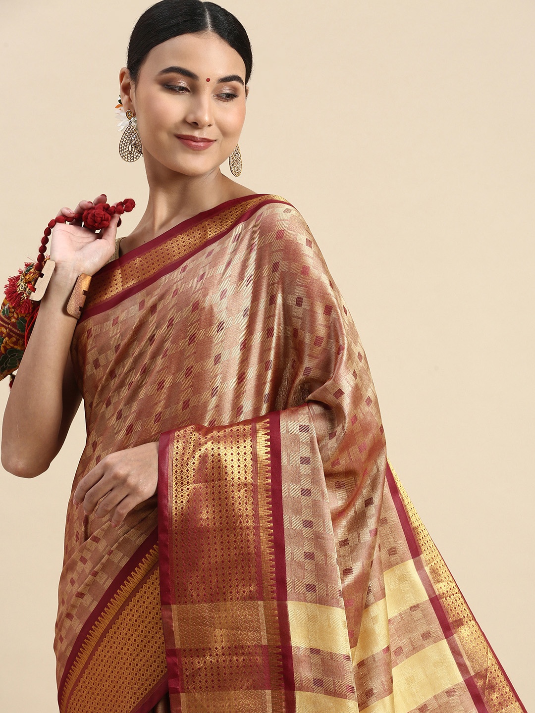 

FASHDEAL Woven Design Geometric Pure Cotton Saree, Beige
