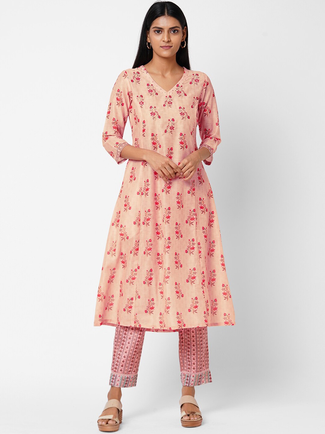 

KAMI KUBI Women Floral Printed Kurta with Trousers, Peach
