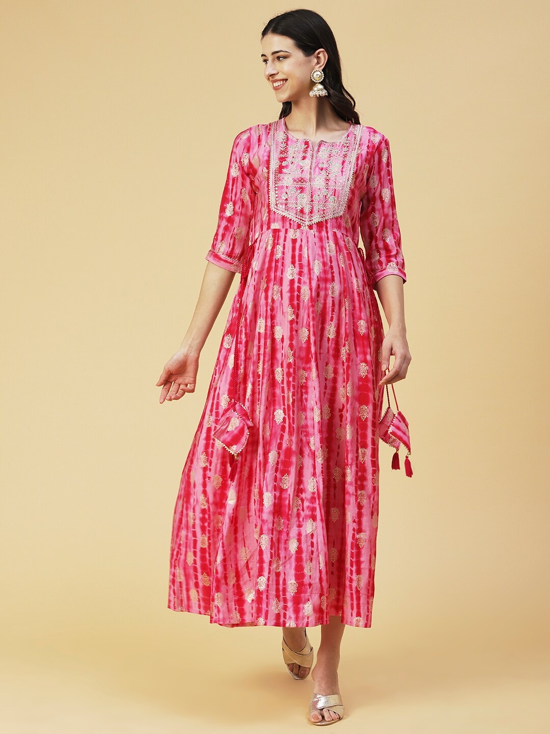 

FASHOR Ethnic Motifs Printed Gotta Patti Kurta, Pink