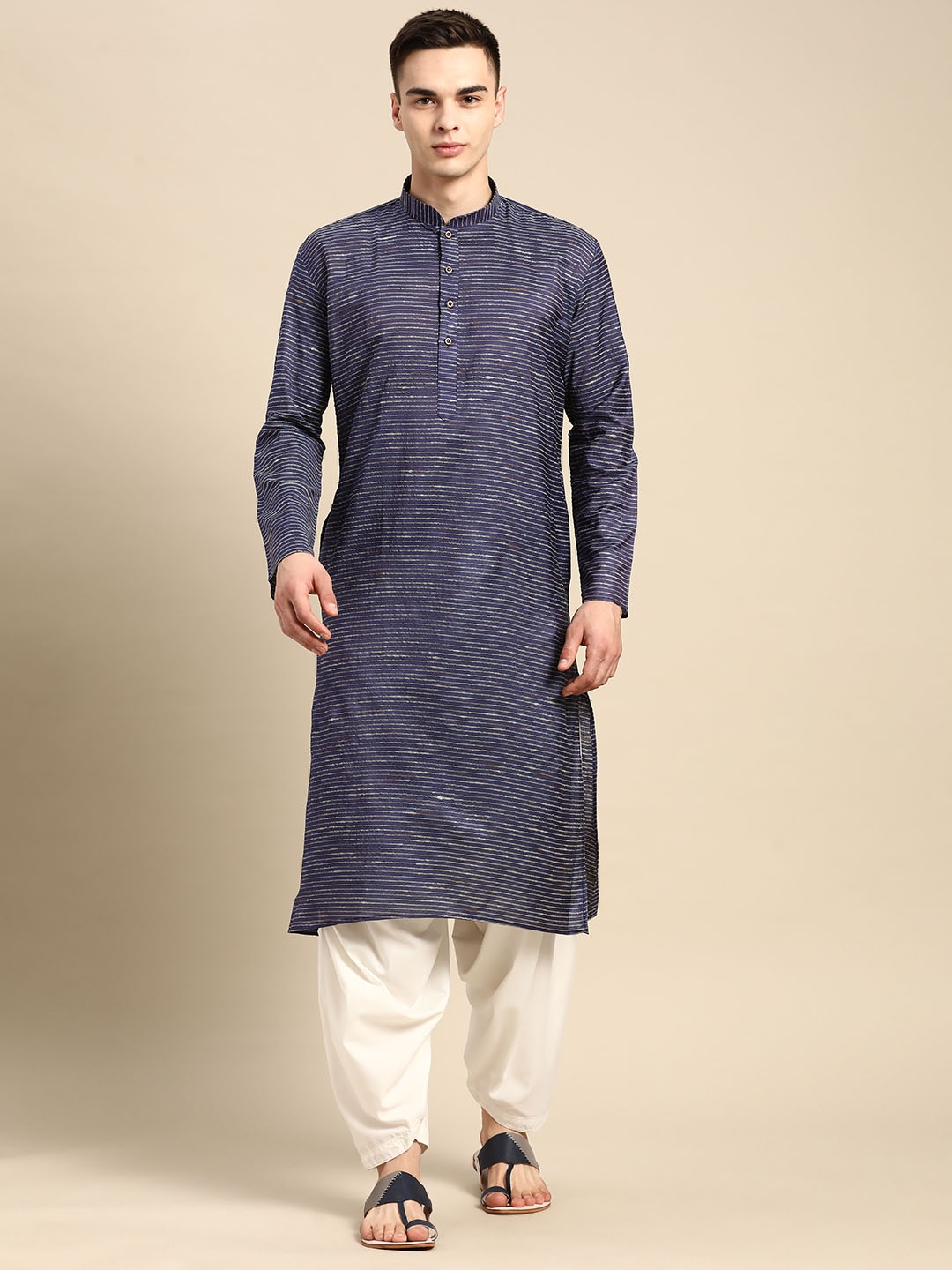 

RAJUBHAI HARGOVINDAS Men Striped Silk Kurta, Navy blue