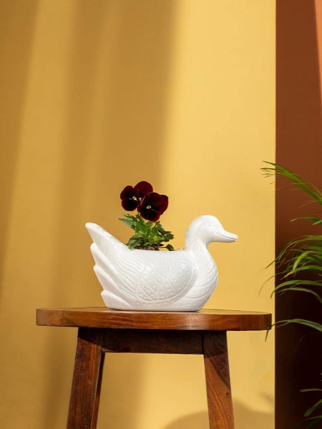 

TRUSTBASKET White Textured Duck-Shaped Planters