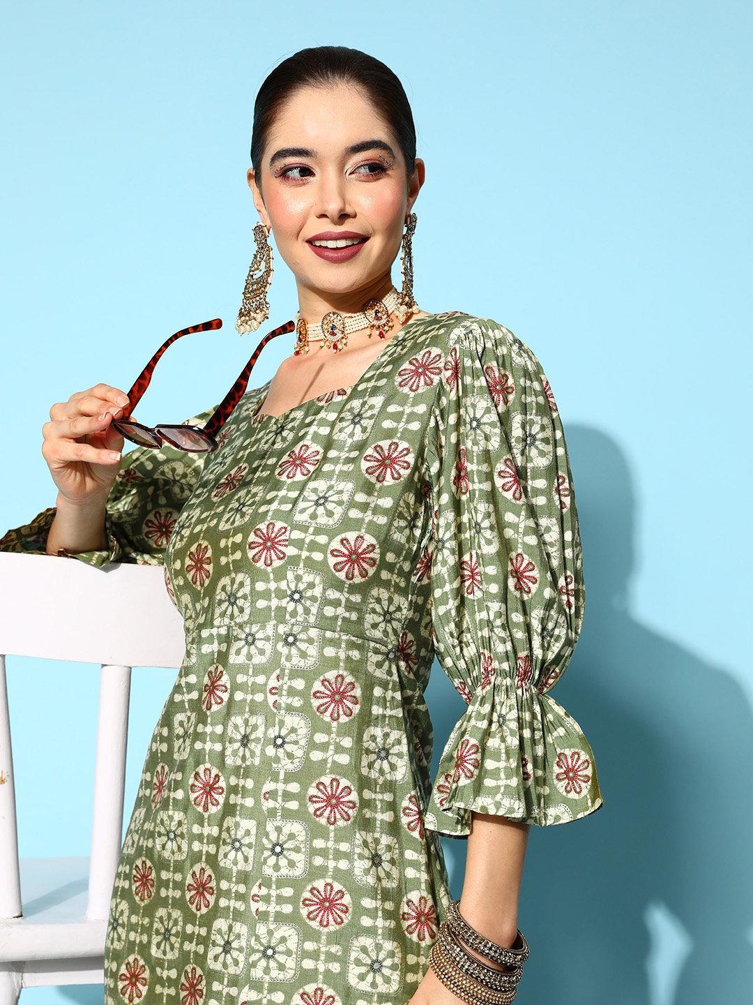 

Yufta Green & White Ethnic Motifs Sweetheart Neck Bell Sleeves A-Line Midi Ethnic Dress