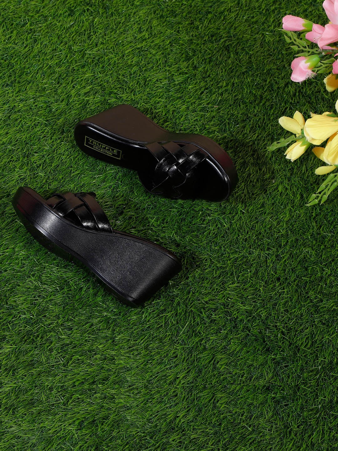 

Truffle Collection Wedge Heels, Black
