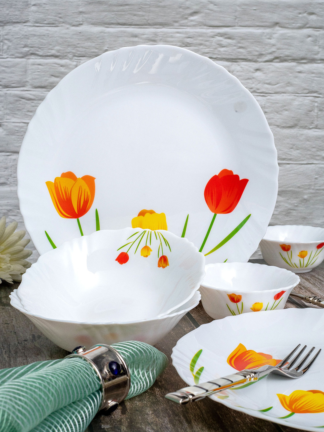 

Cello White & Red 6 Pieces Floral Printed Opalware Glossy Dinner Set