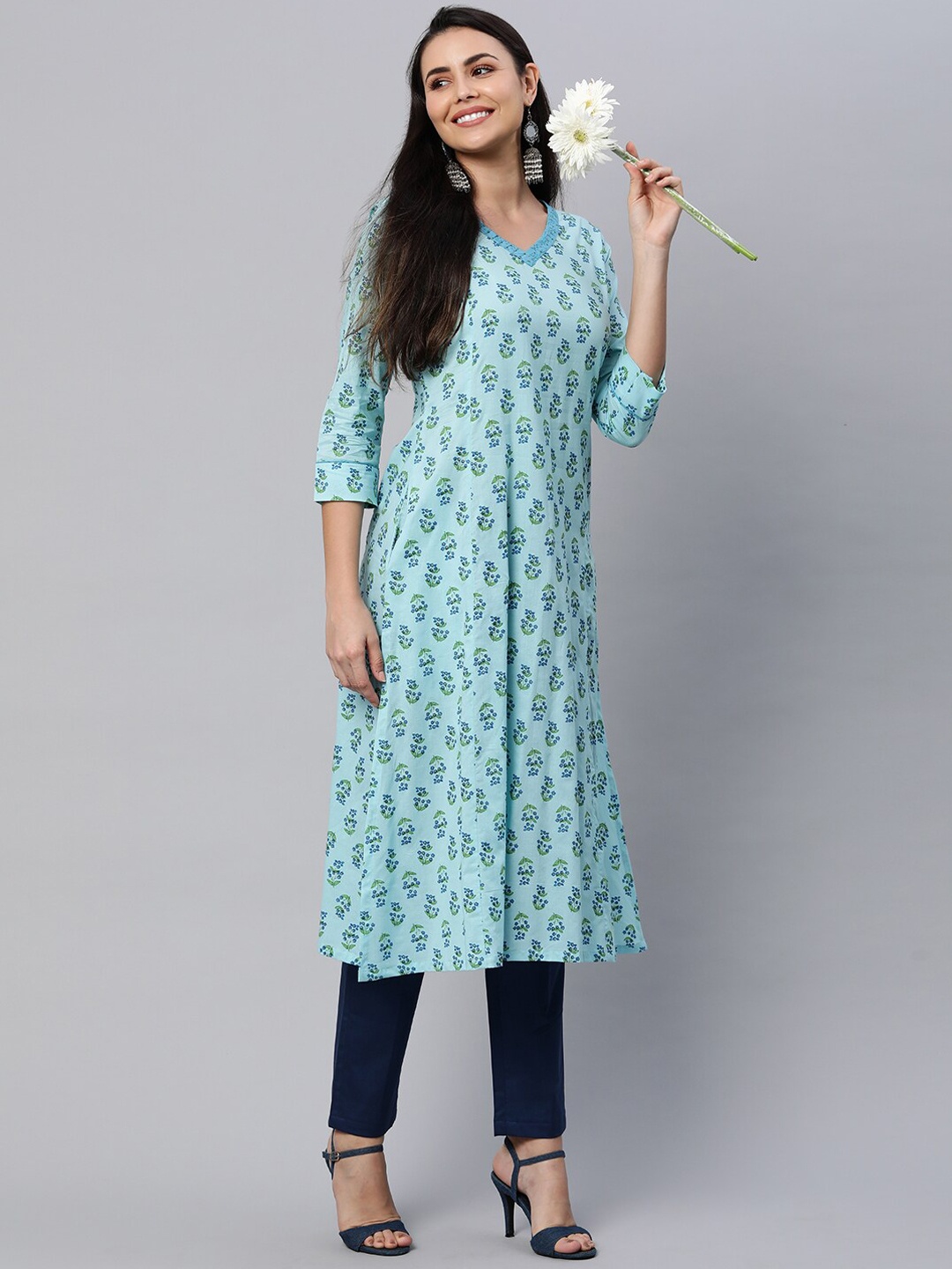 

KAMI KUBI Women Ethnic Motifs Printed Floral Pure Cotton Kurta, Turquoise blue