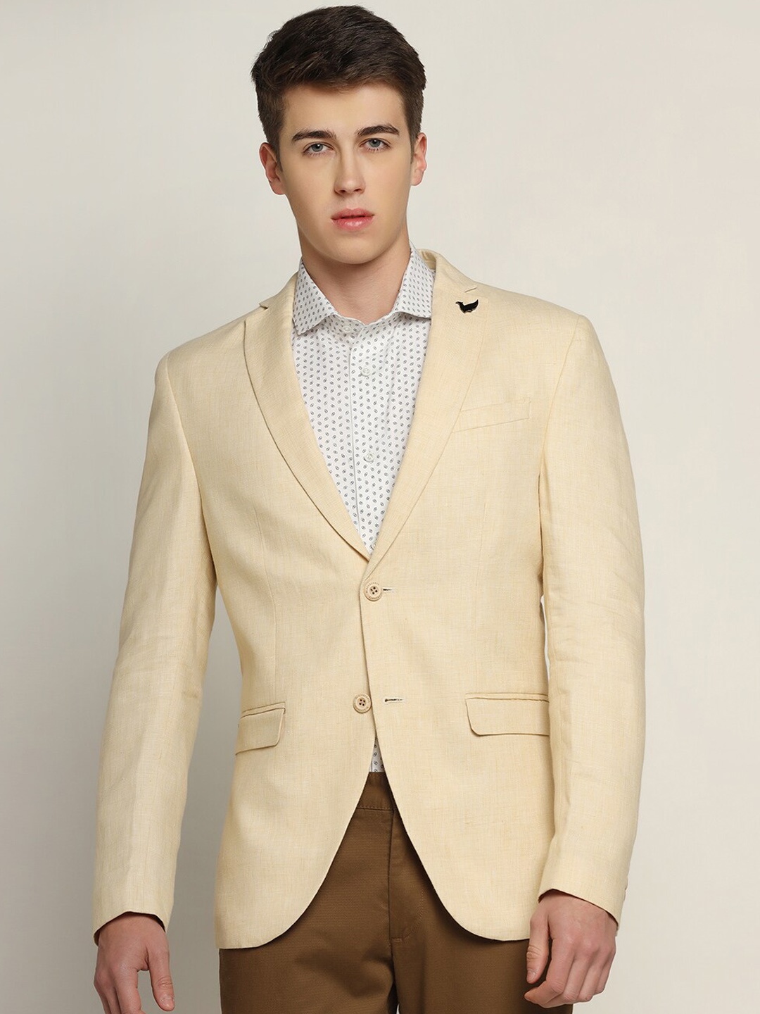 

Blackberrys Men Pure Linen Slim-Fit Single-Breasted Blazer, Yellow