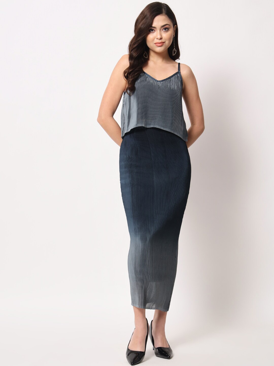 

Trend Arrest Women Ombre Top & Skirt Pleated Co-ords, Blue