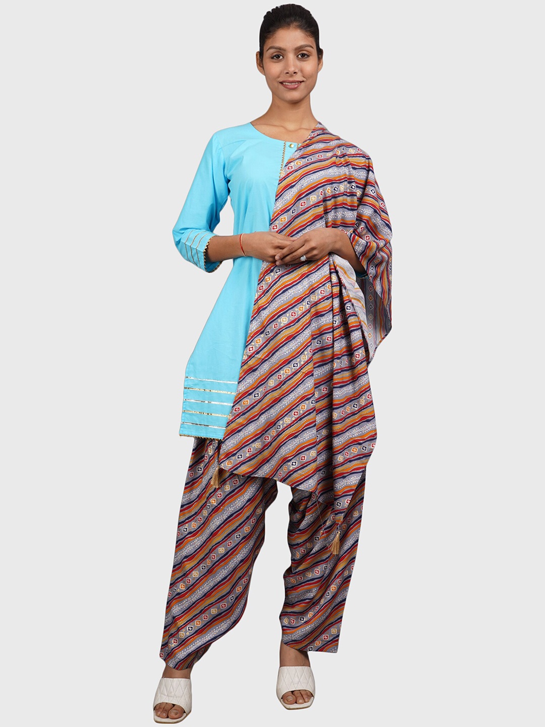 

Trendzmy Round Neck Kurta with Salwar & Dupatta, Turquoise blue