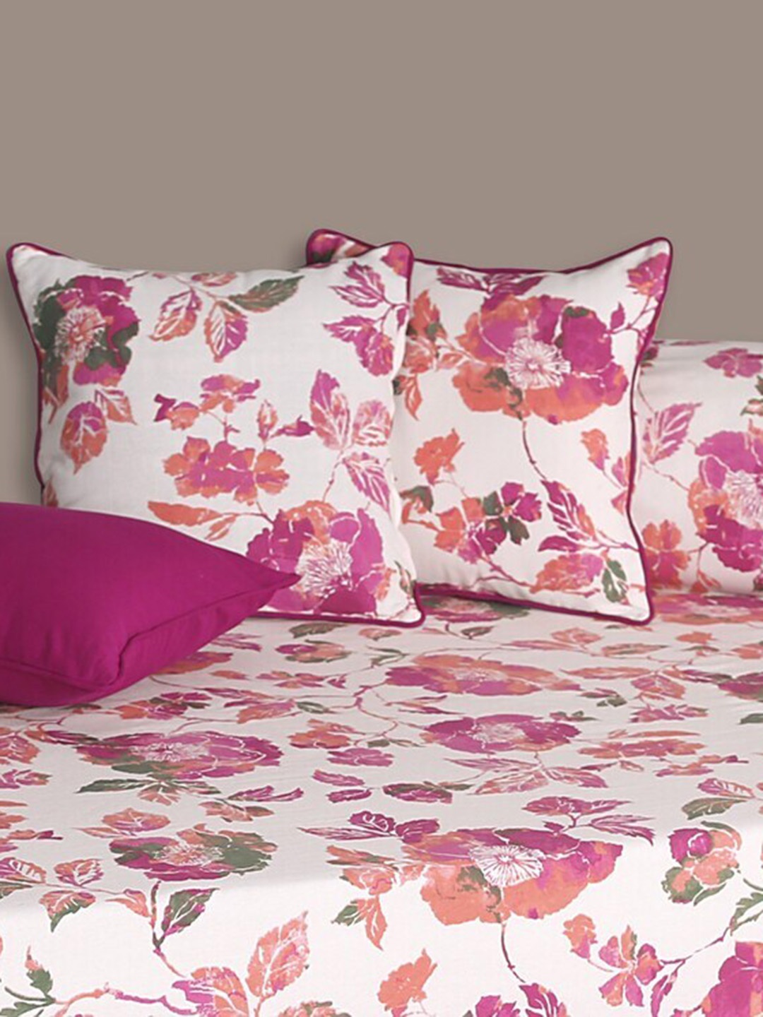 

SHADES of LIFE Set Of 6 Purple Floral Printed Printed Cotton Diwan Set