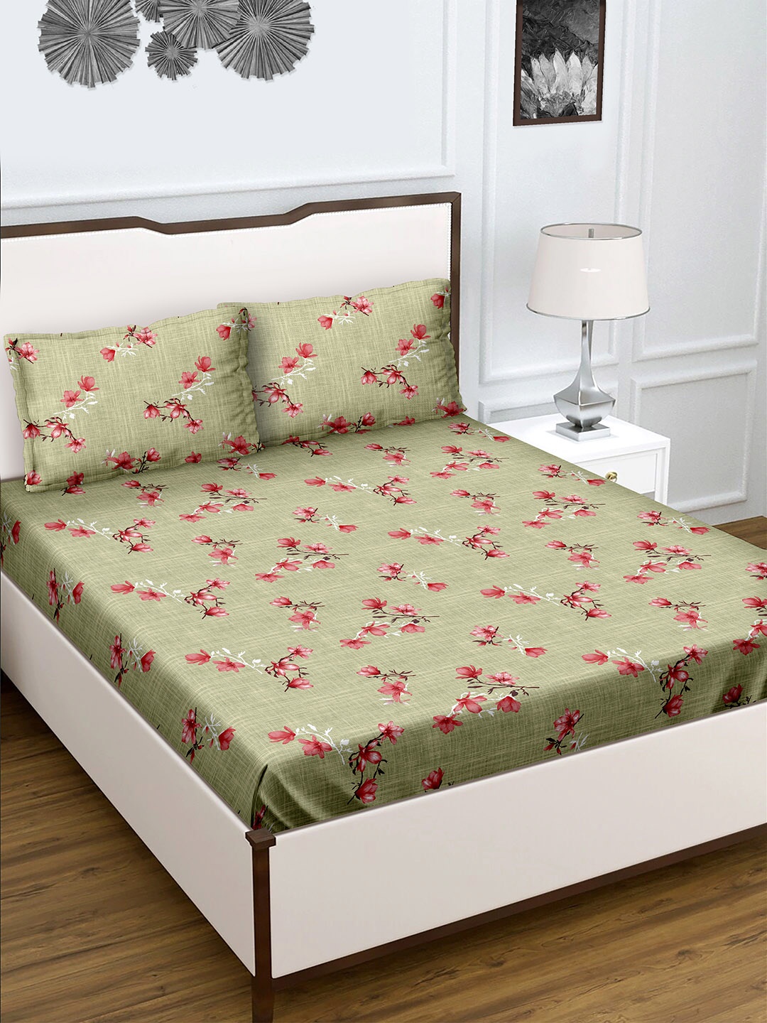 

BELLA CASA Radiant Collection Green & Pink Floral 180 TC King Bedsheet & 2 Pillow Covers