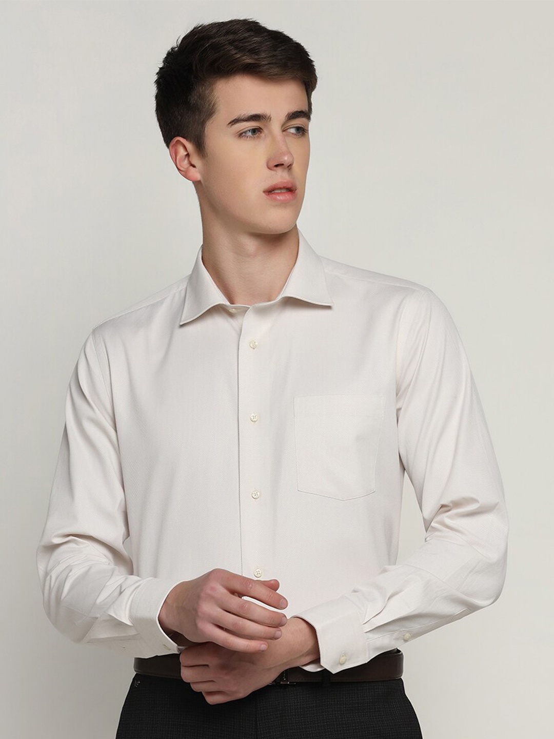 

Blackberrys Men India Slim Fit Temp Tech Formal Shirt, Beige