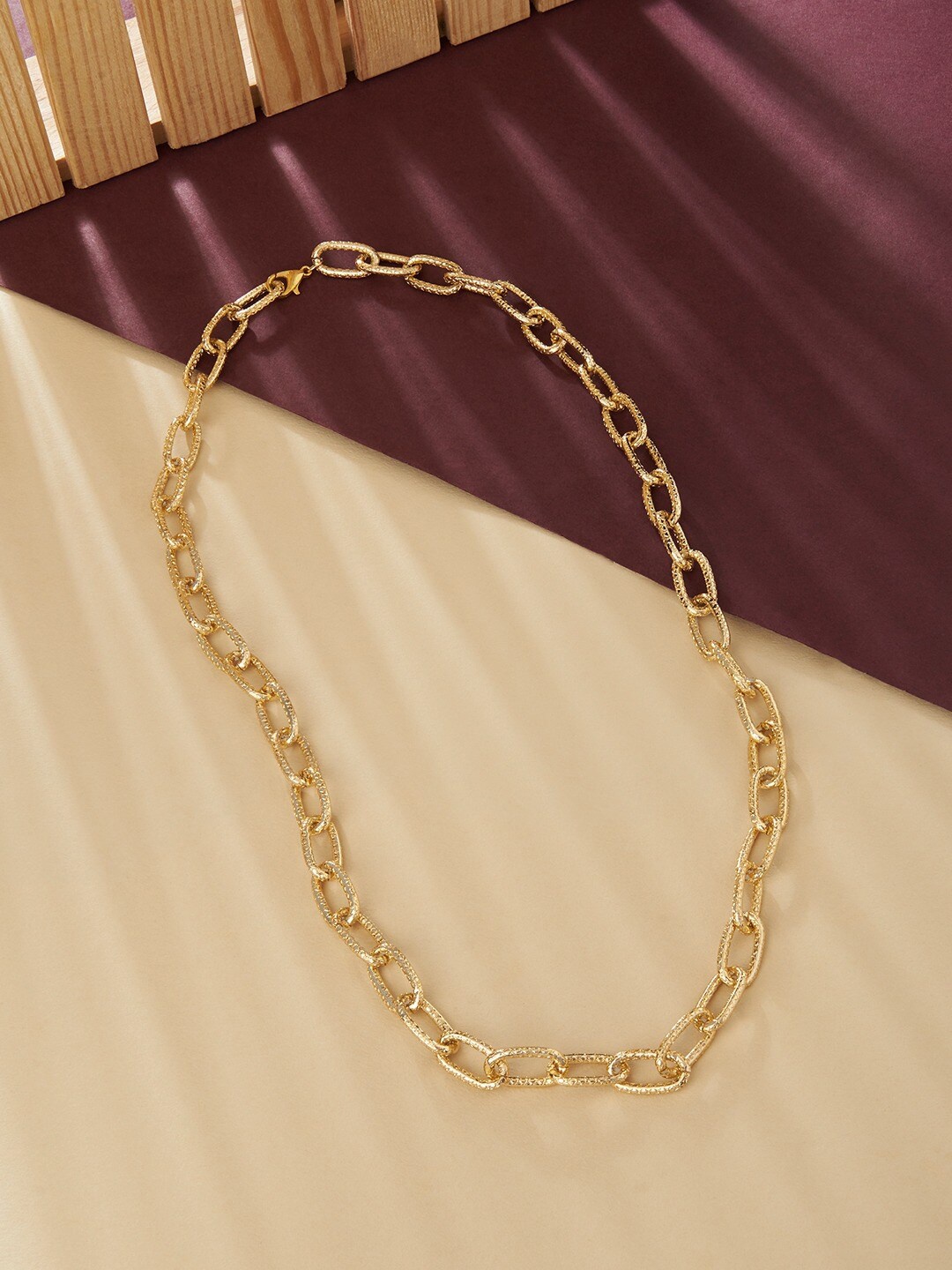 

AMI Gold-Plated Linked Chain