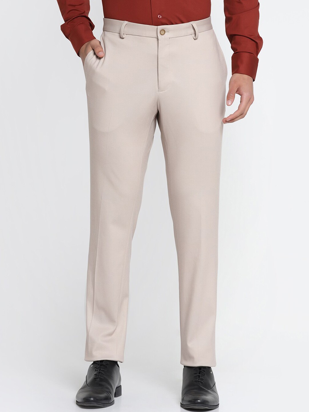 

Blackberrys Men Slim Fit Low-Rise Trousers, Beige