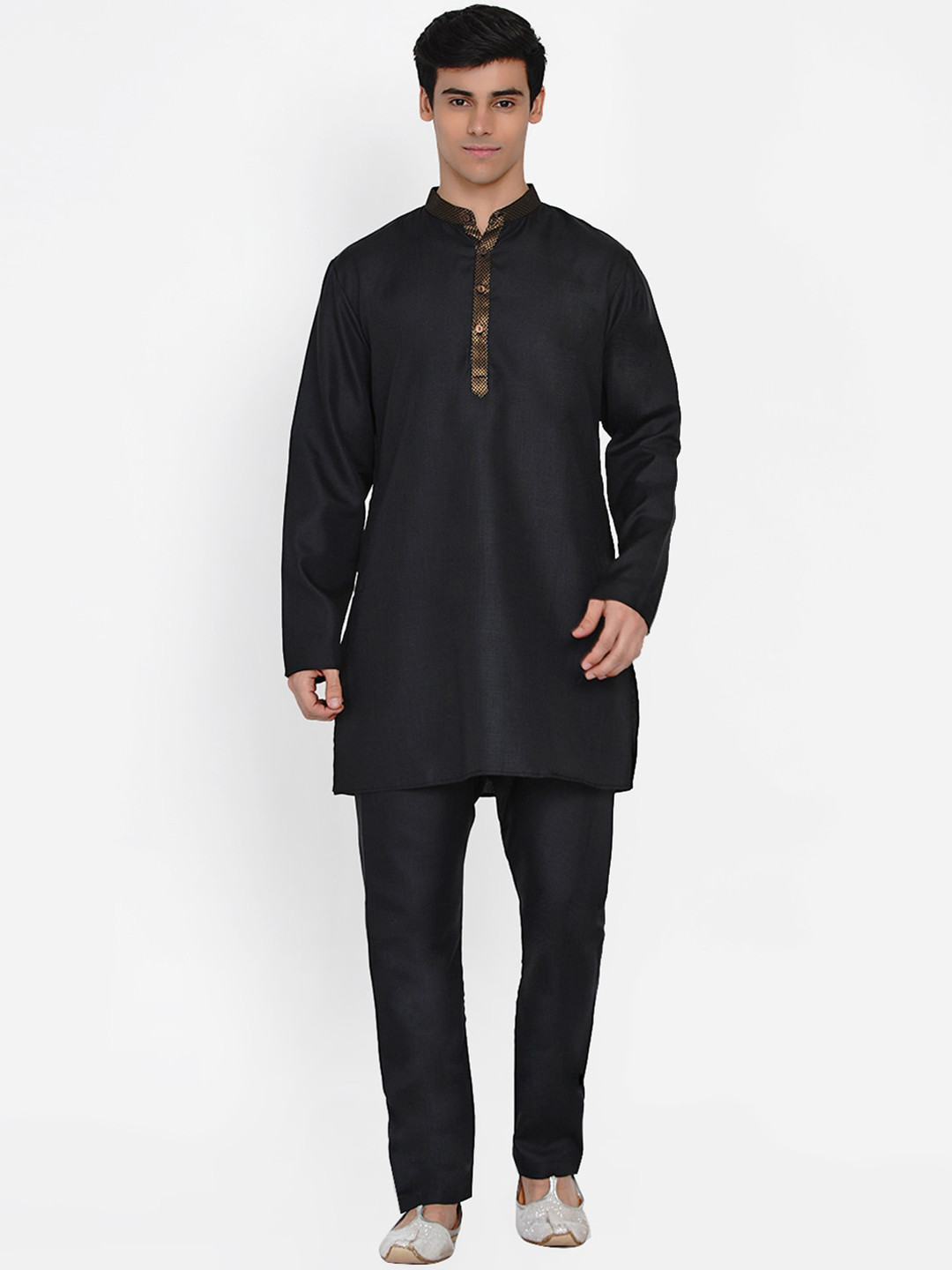 

Baawara By Bhama Men Zari Detailed Regular Kurta with Pyjamas, Black