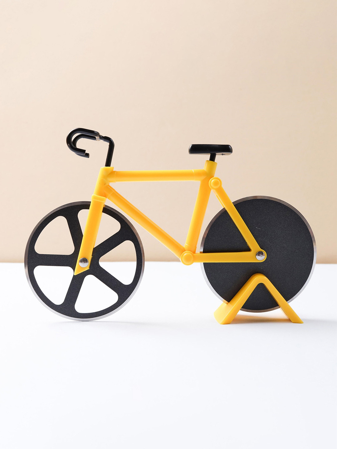 

Nestasia Yellow & Black Cycle-Shaped Pizza Slicer