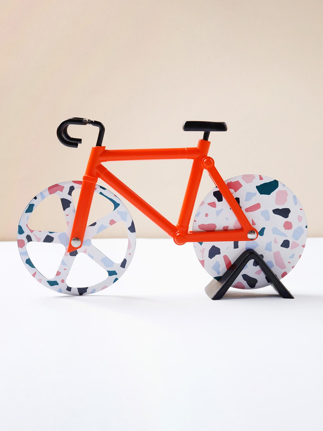 

Nestasia Orange & White Printed Bicycle-Shaped Pizza Cutter