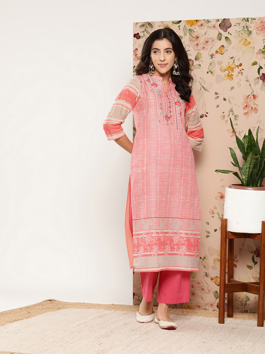 

Juniper Women Ethnic Motifs Printed Pastels Straight Kurta, Pink