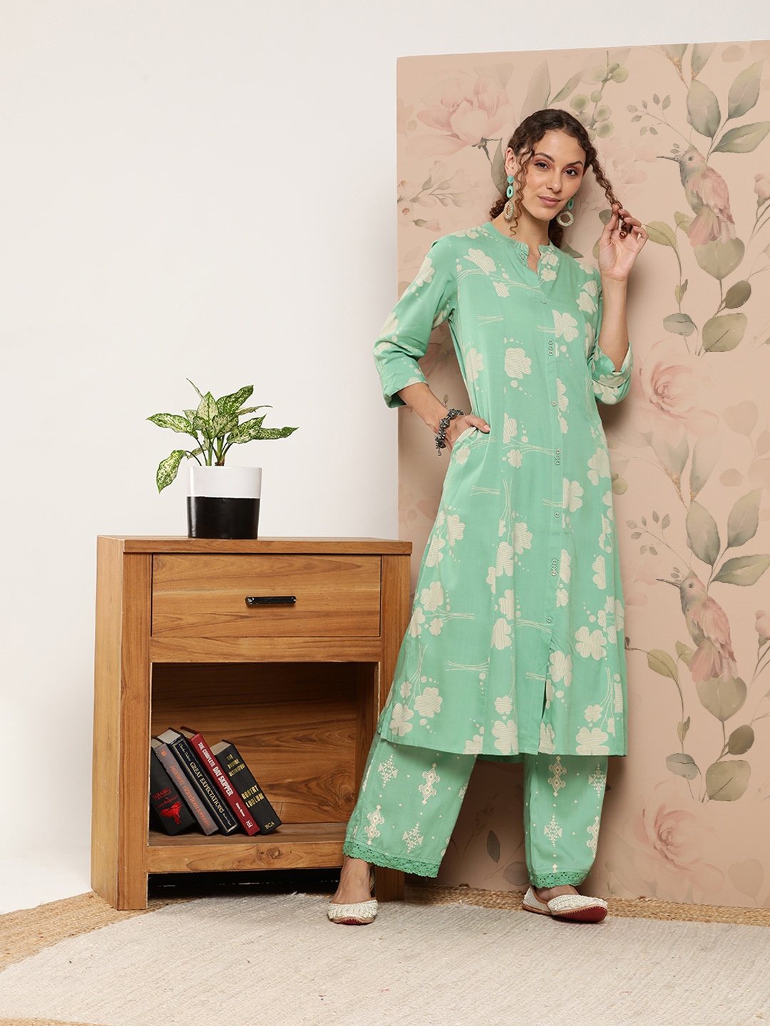 

Juniper Women Ethnic Motifs Printed Kurta With Palazzos, Sea green
