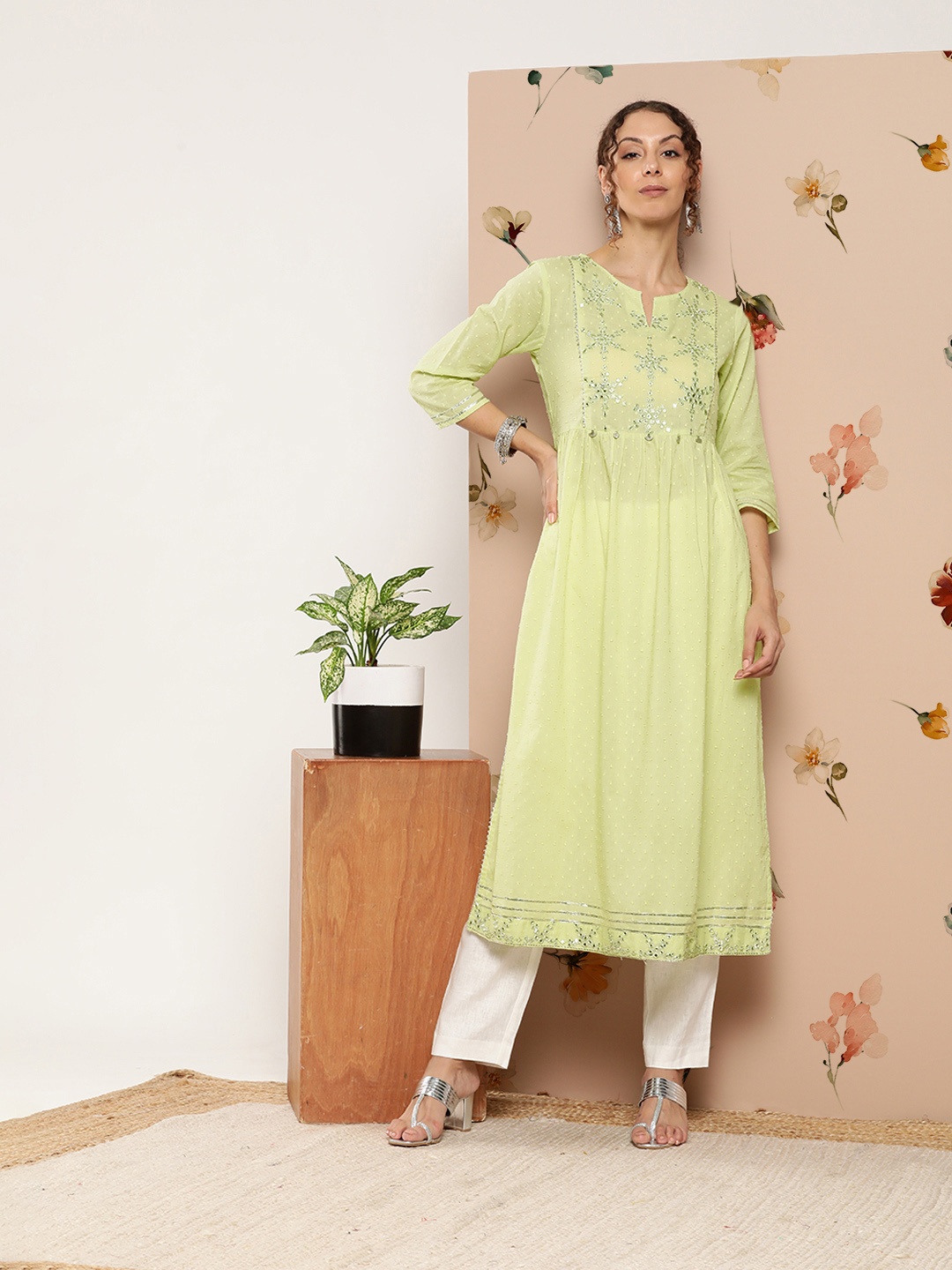 

Juniper Women Ethnic Motifs Embroidered Gotta Patti Pastels Kurta, Green