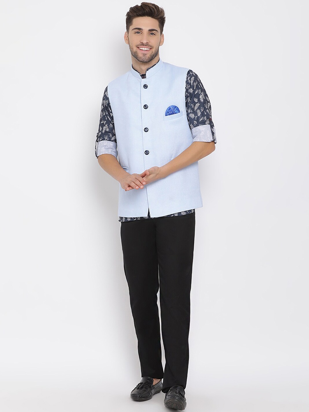 

Hangup Men Floral Printed Linen Kurta with Trousers & Nehru Jacket, Blue
