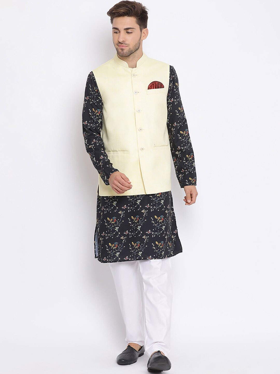 

Hangup Men Floral Printed Kurta with Pyjamas & Nehru Jacket, Black