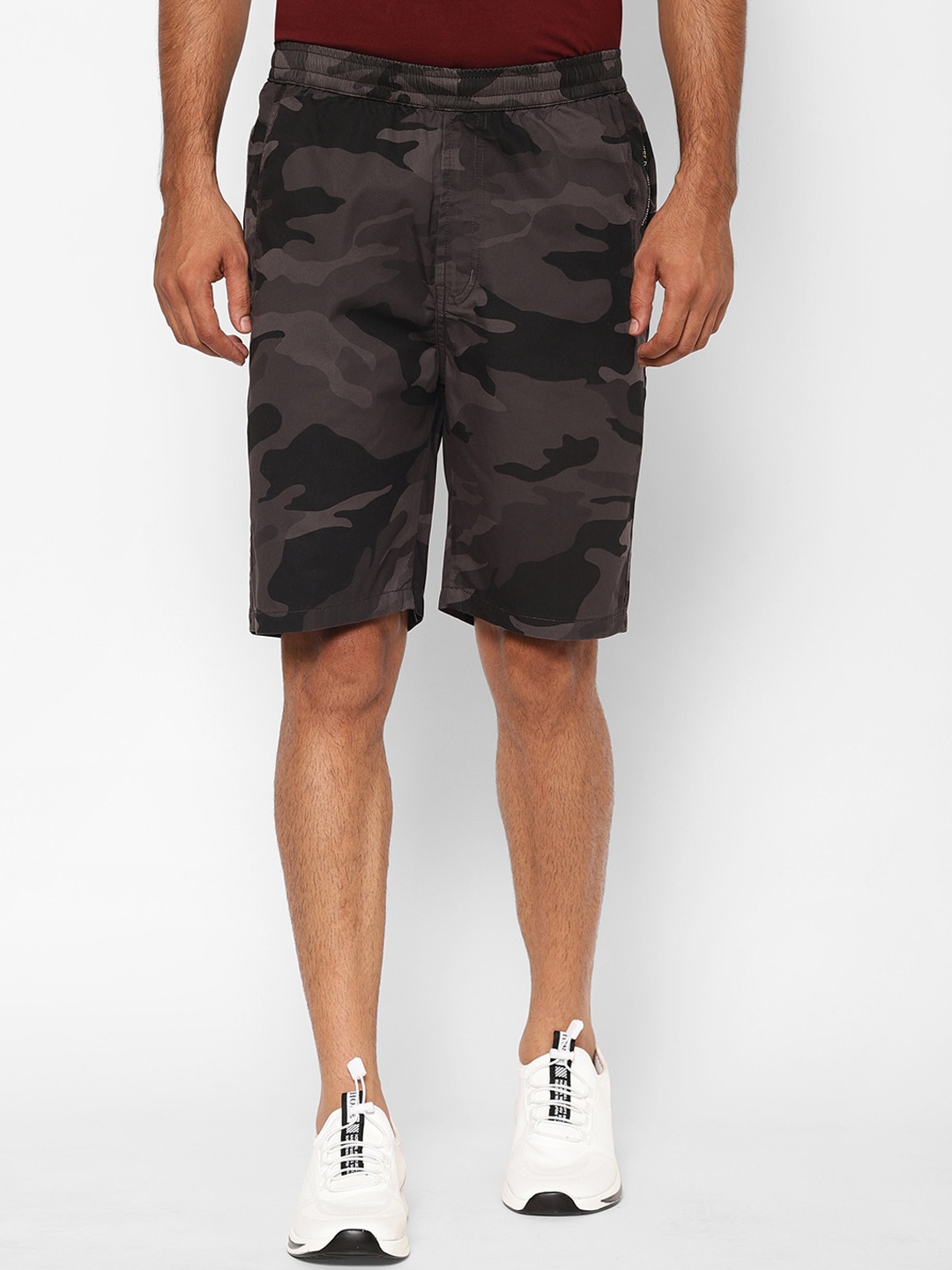 

SAPPER Men Cotton Camouflage Printed Shorts, Black