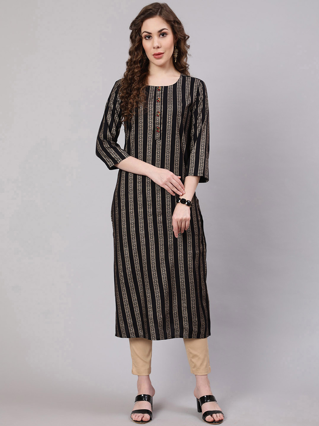 

Nehamta Women Ethnic Motifs Foil Printed Kurta, Black