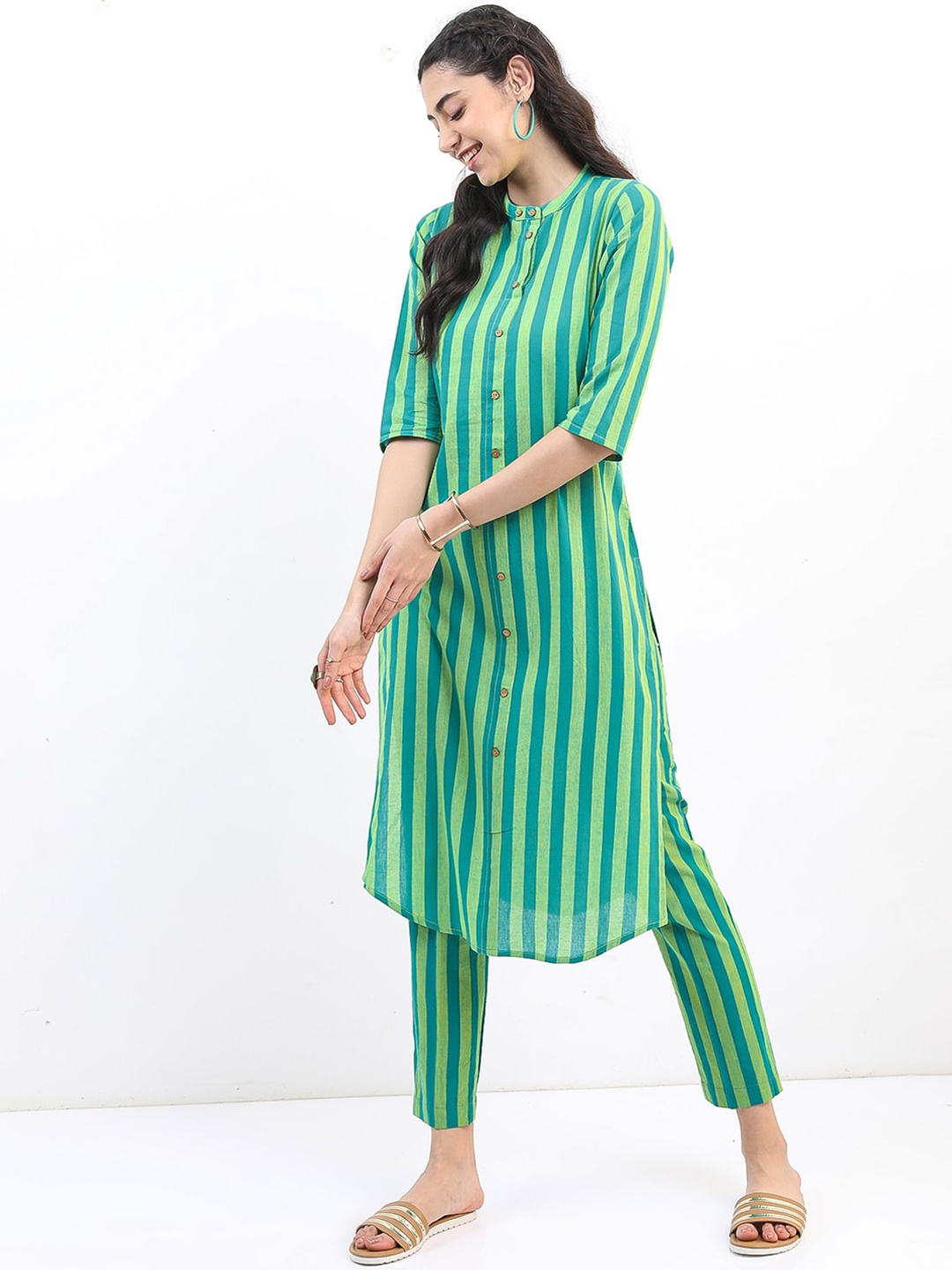 

Vishudh Women Striped Cotton Kurta, Turquoise blue