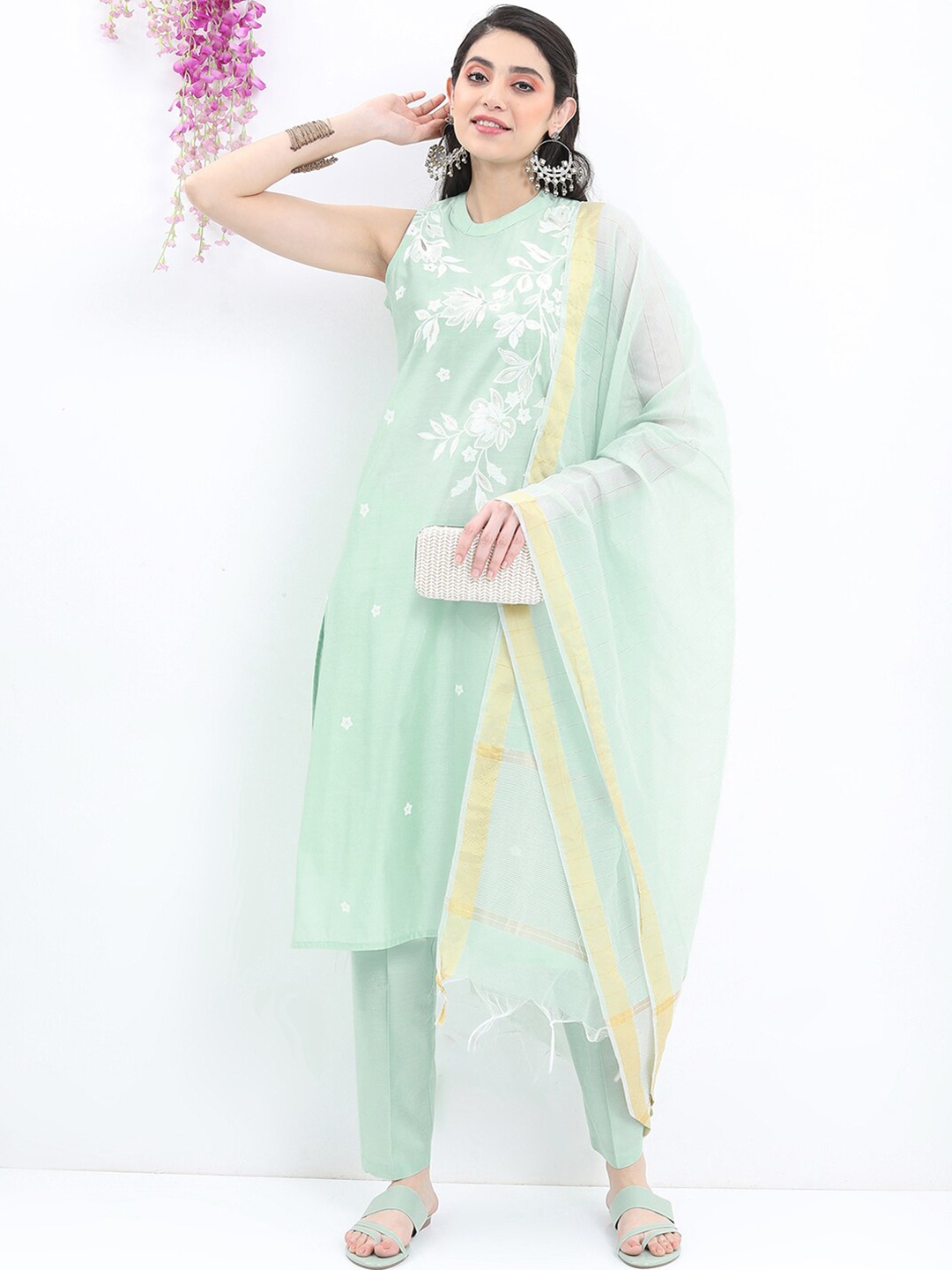 

Vishudh Women Floral Printed Kurta with Trousers & With Dupatta, Sea green