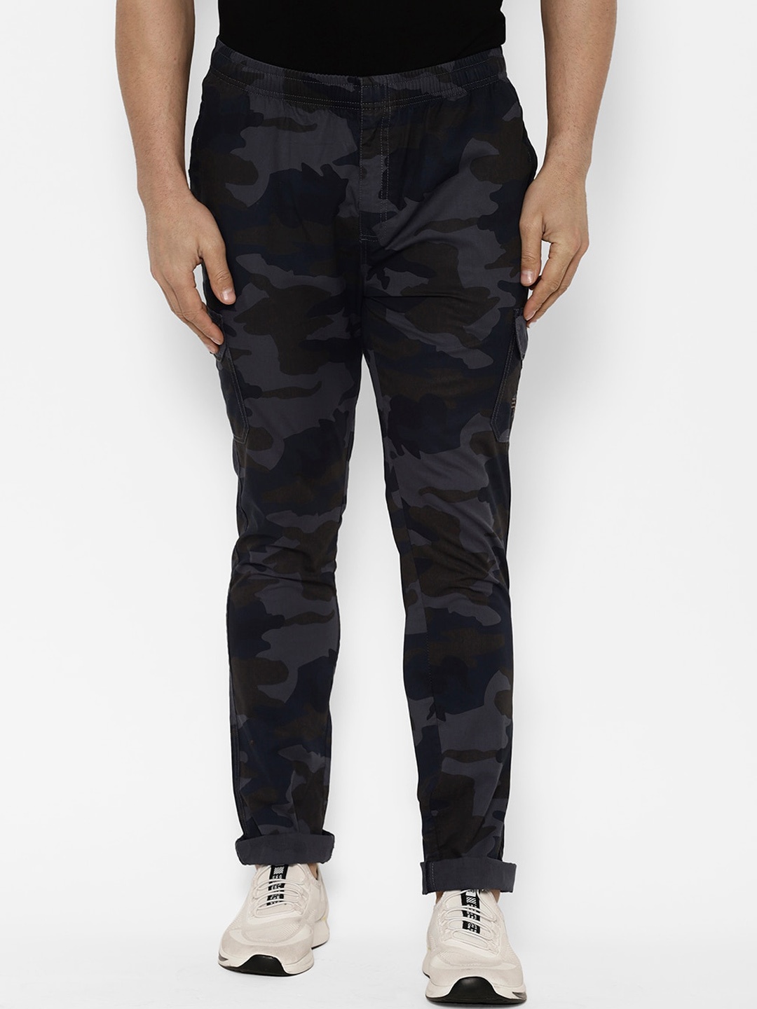 

SAPPER Men Camouflage Printed Slim Fit Cotton Cargos, Blue