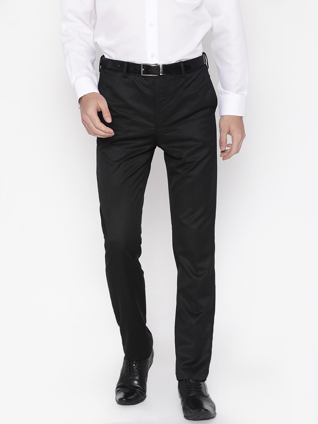 

Arrow Men Black Tapered Fit Solid Formal Trousers