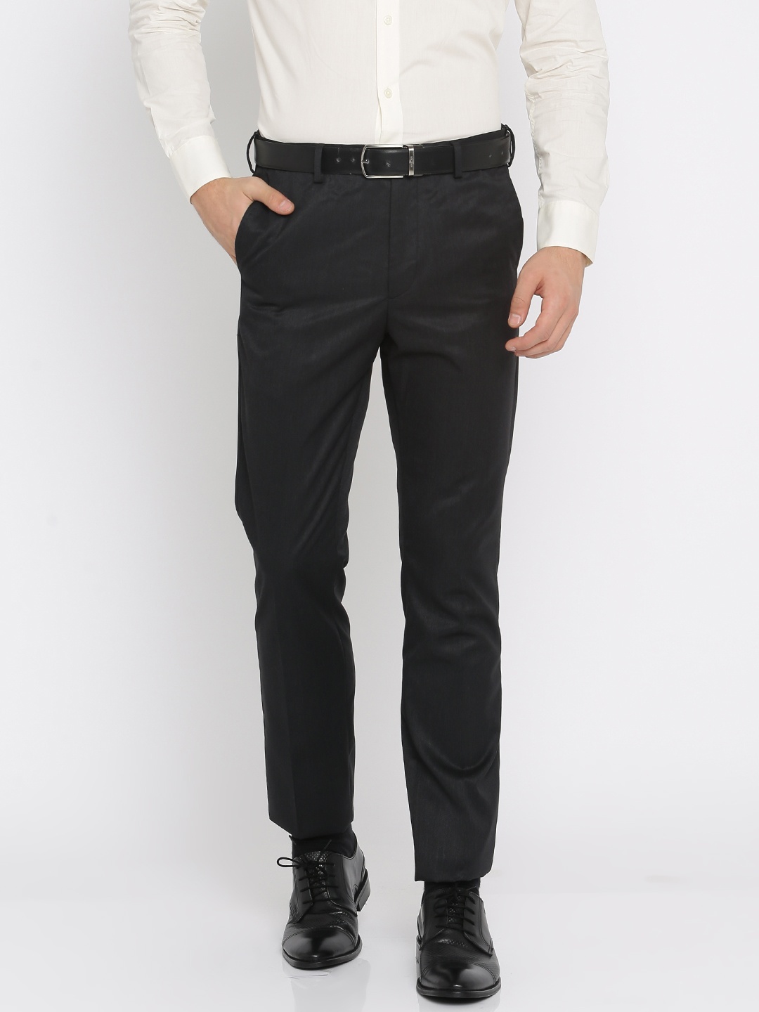 

Arrow Men Charcoal Grey Tapered Fit Solid Formal Trousers