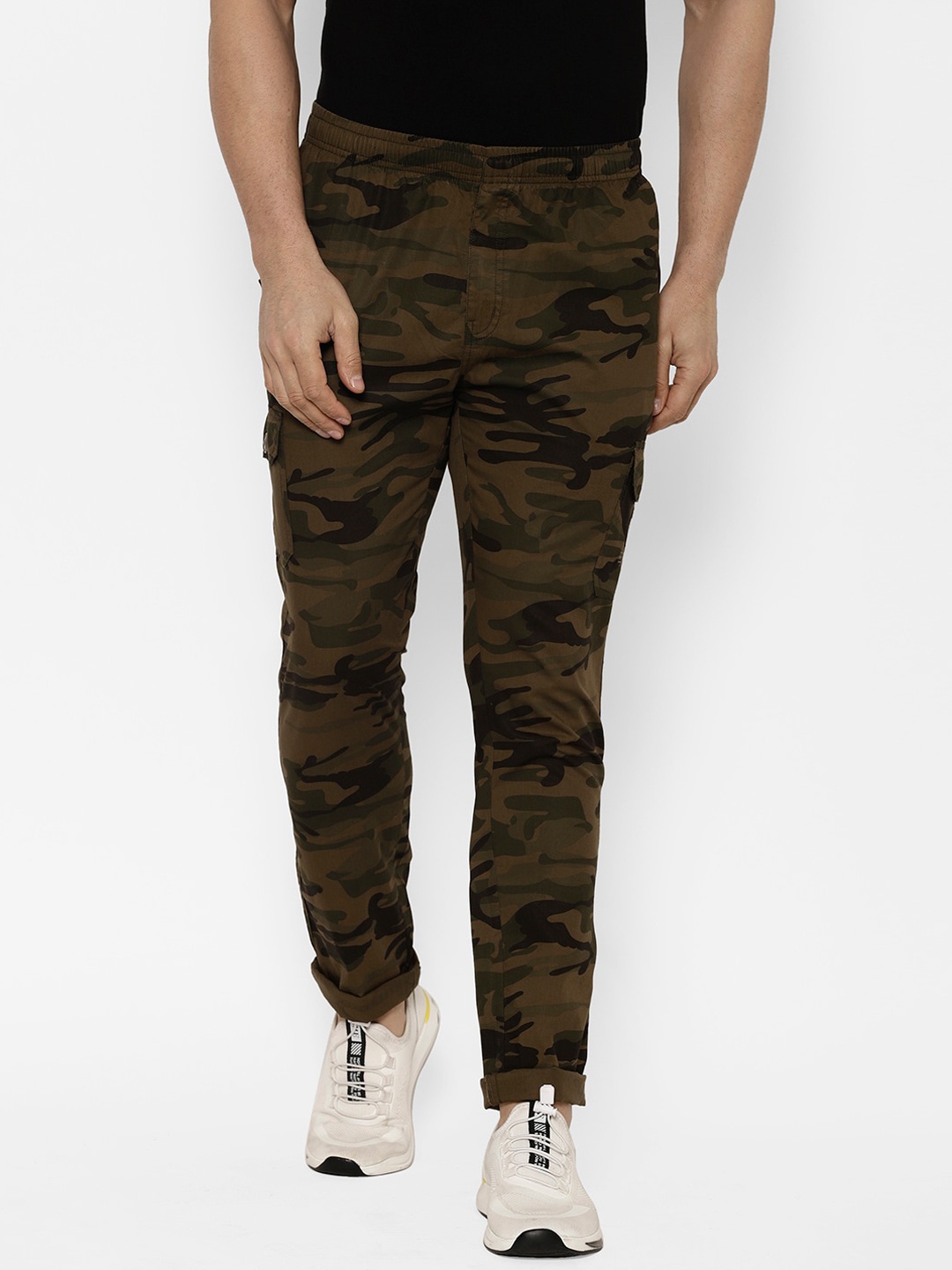 

SAPPER Men Camouflage Printed Slim Fit Cargos Trousers, Brown