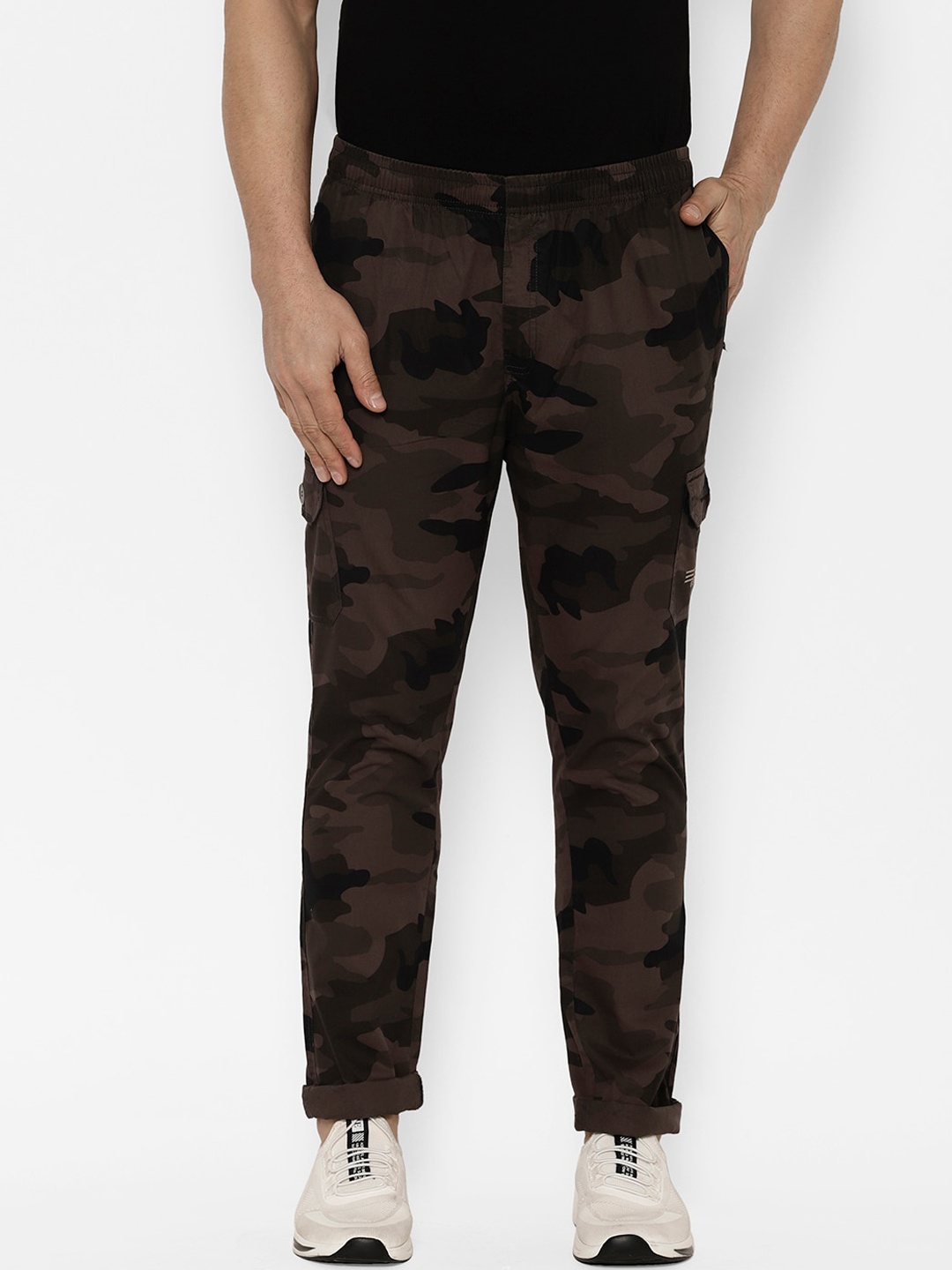 

SAPPER Men Camouflage Printed Slim Fit Trousers, Black