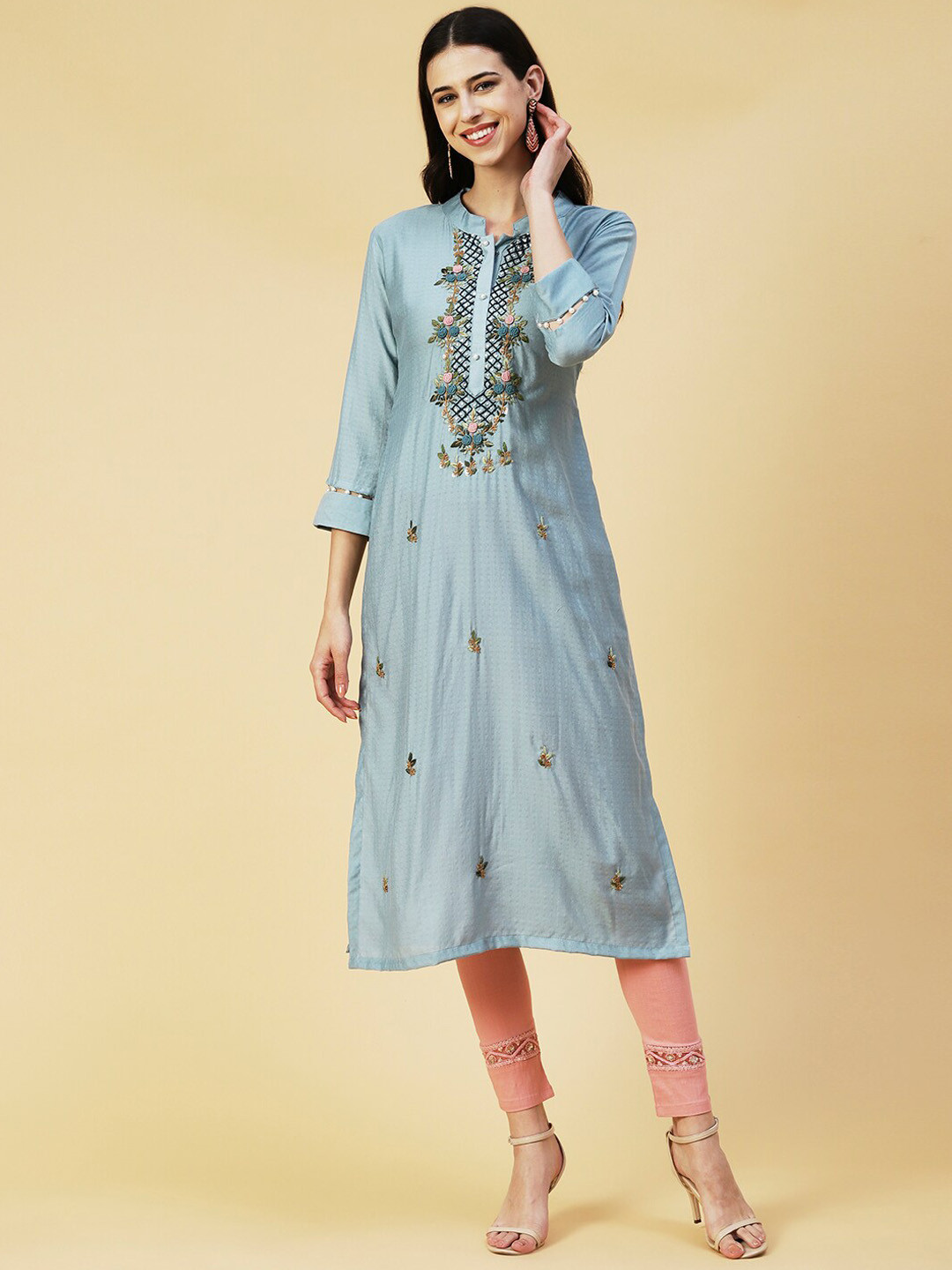 

FASHOR Women Floral Embroidered Kurta, Blue