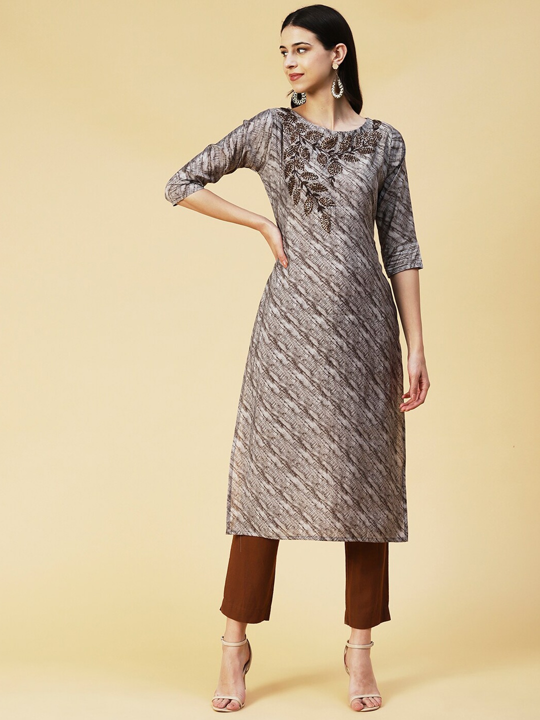 

FASHOR Women Printed Keyhole Neck Kurta, Grey
