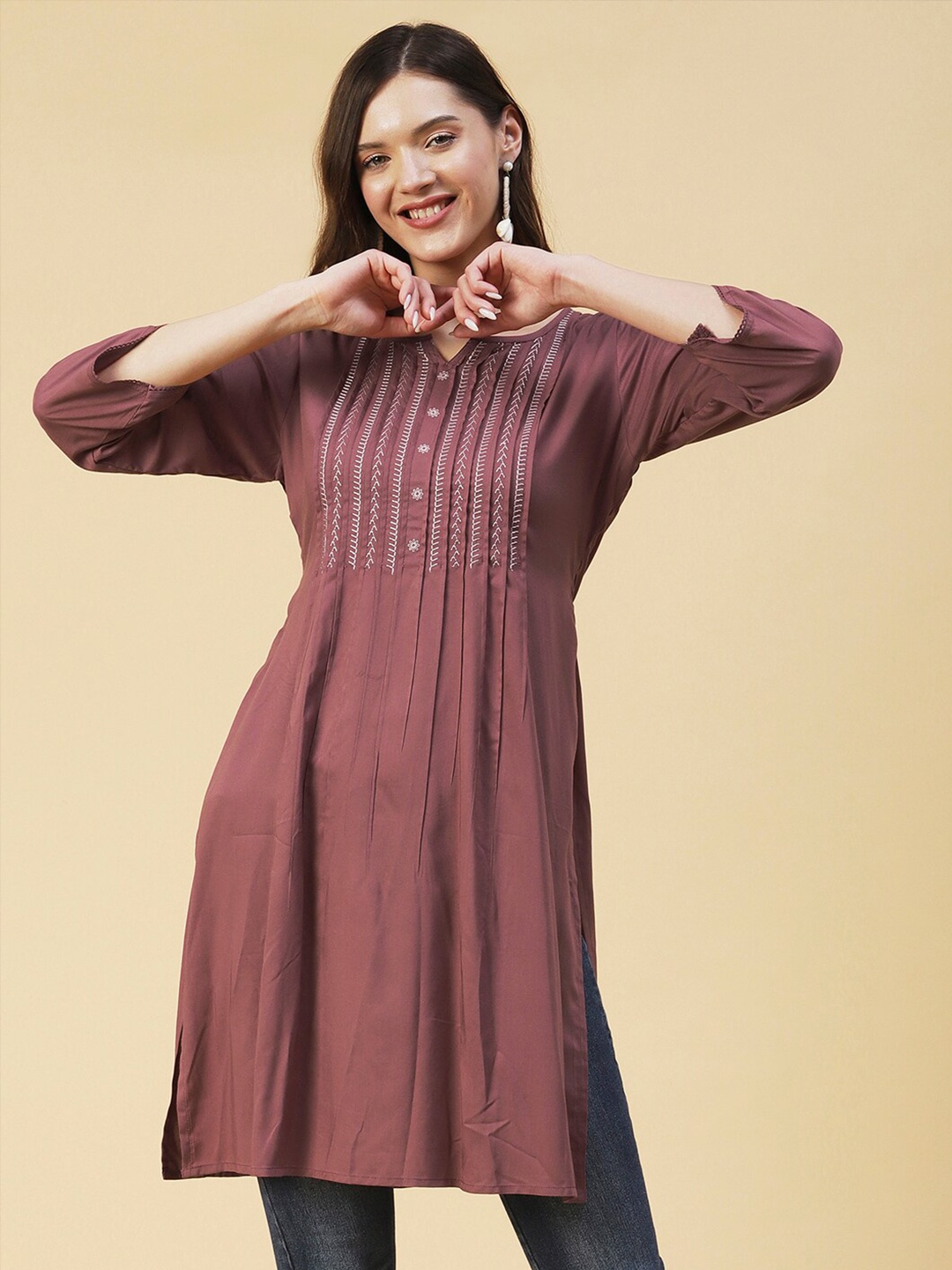 

FASHOR Embroidered Notched Collar Straight Kurta, Peach