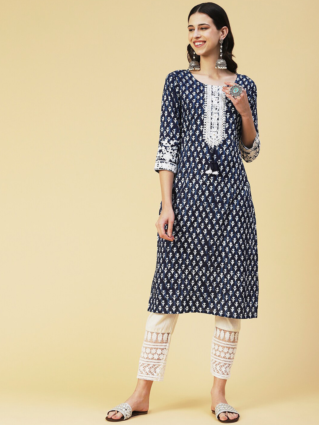 

FASHOR Women Ethnic Motifs Printed Thread Work Indigo Kurta, Blue
