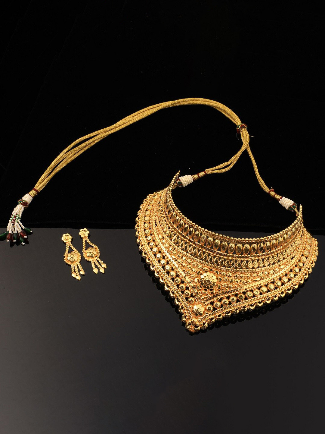 

Vita Bella Gold-Plated Intricate Designed Jewellery Set