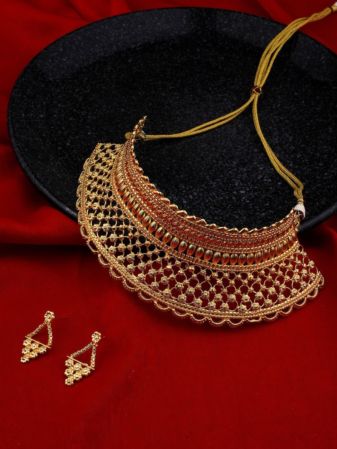 

Vita Bella Gold-Plated Choker Traditional Jewellery Set