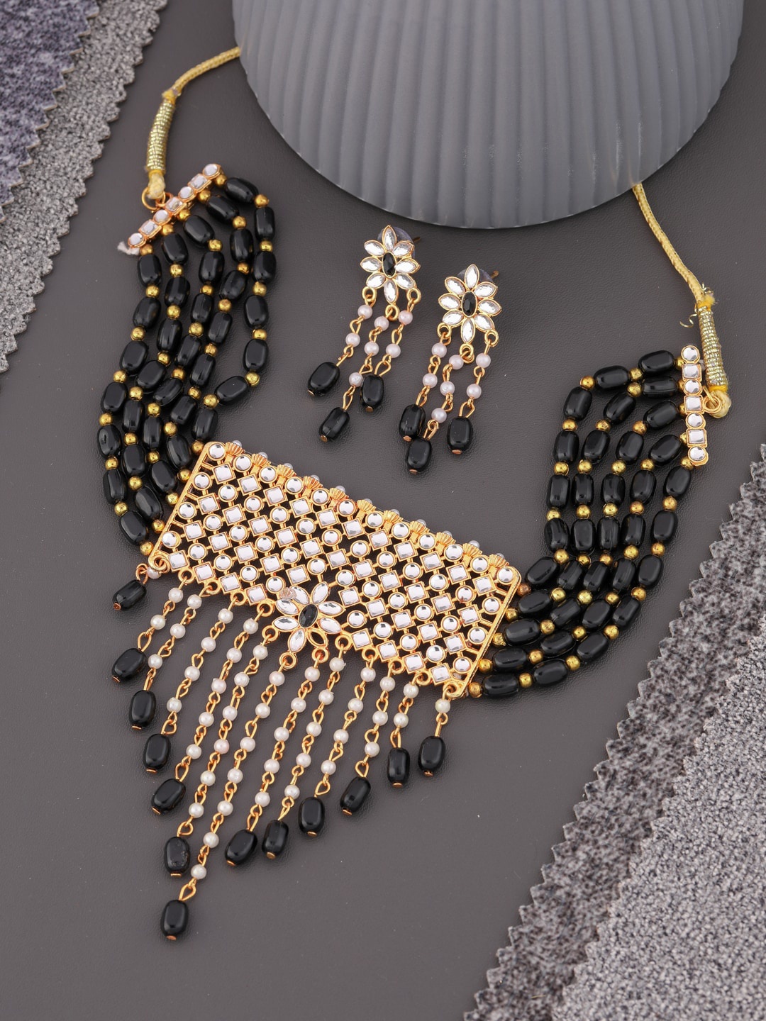 

Vita Bella Gold-Plated Kundan Studded & Beaded Jewellery Set, Black