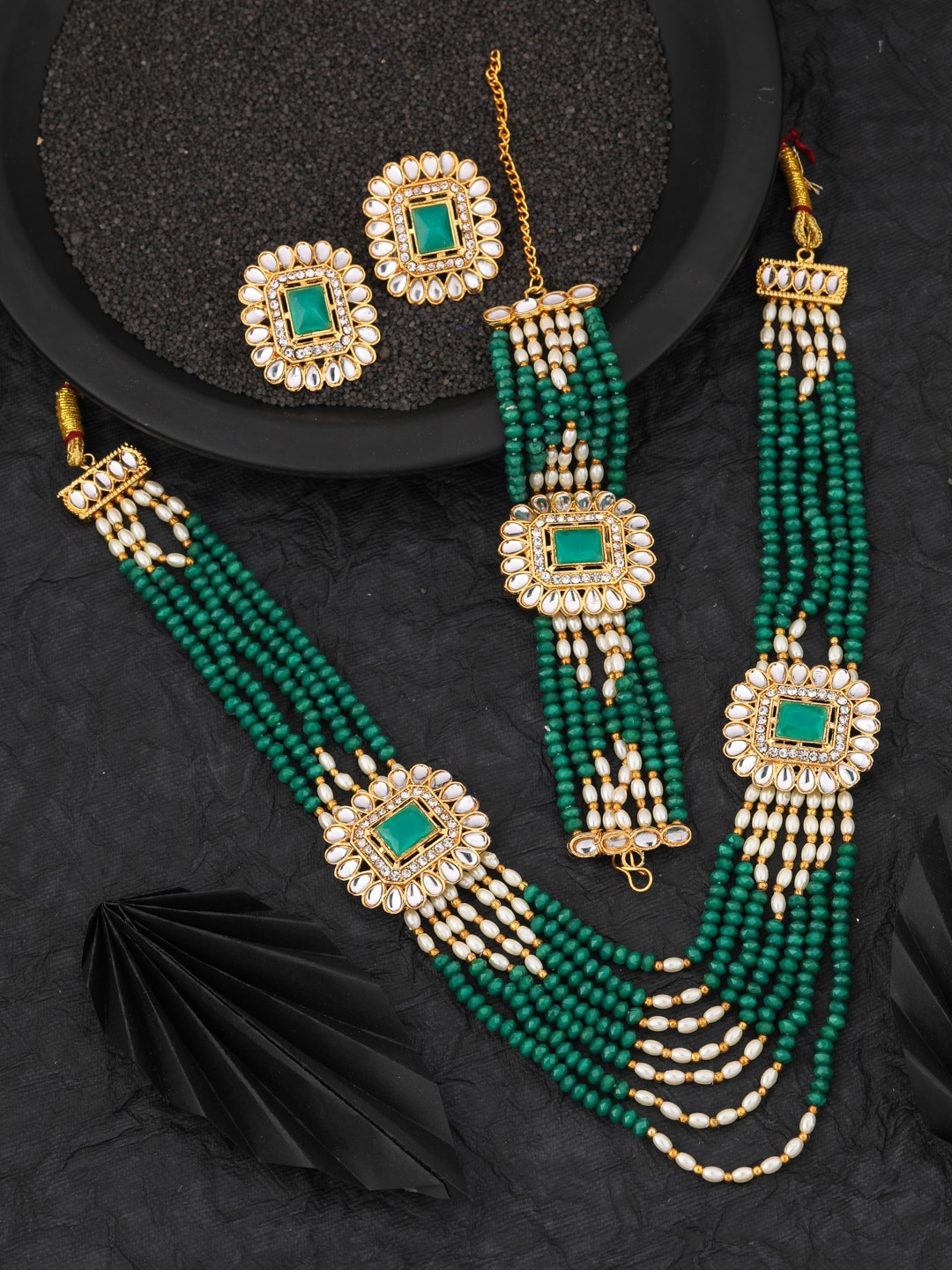 

Vita Bella Gold-Plated Kundan-Studded & Beaded Jewellery Set, Green