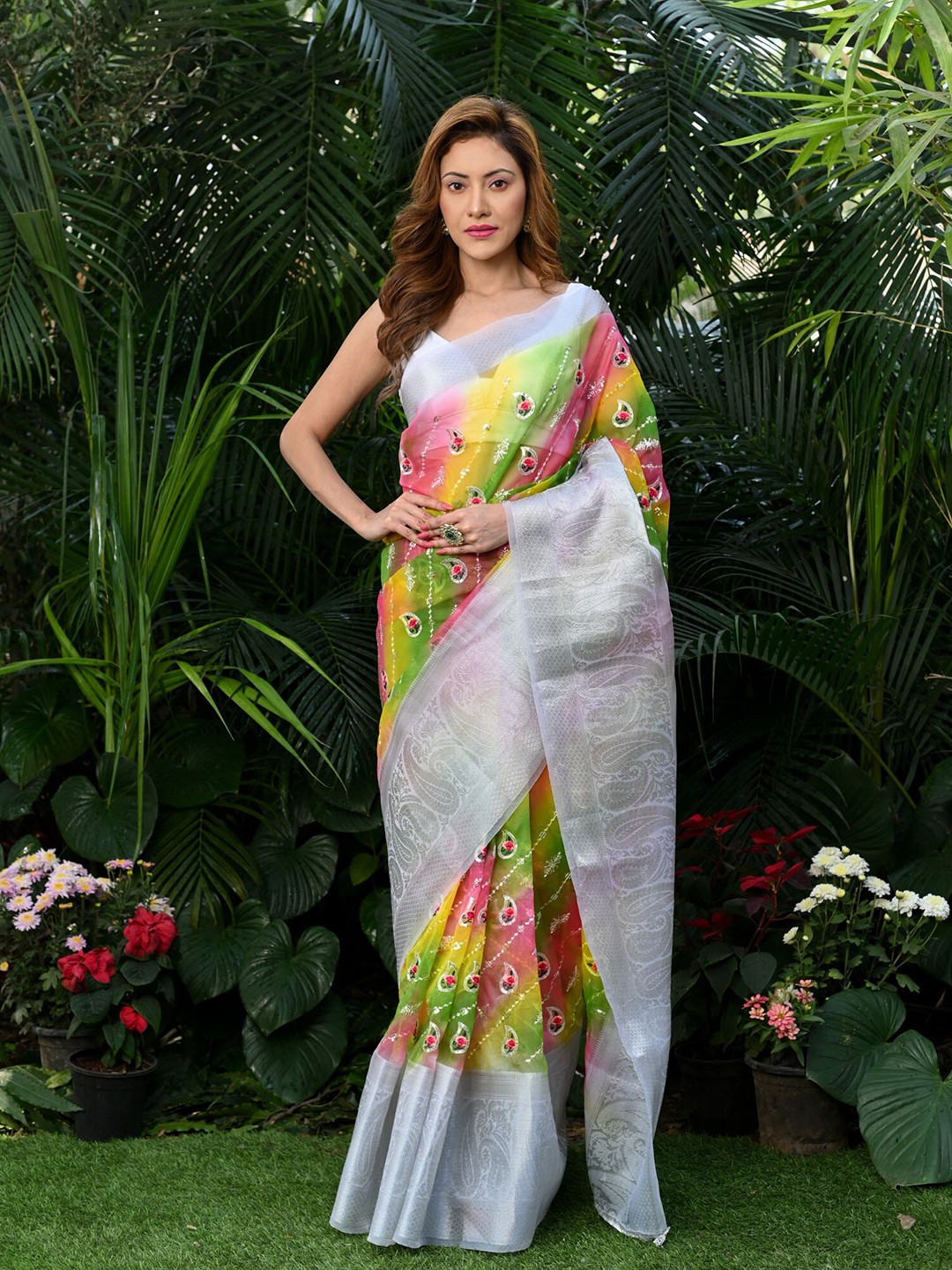 

BEATITUDE Ethnic Motifs Zari Organza Saree, Green