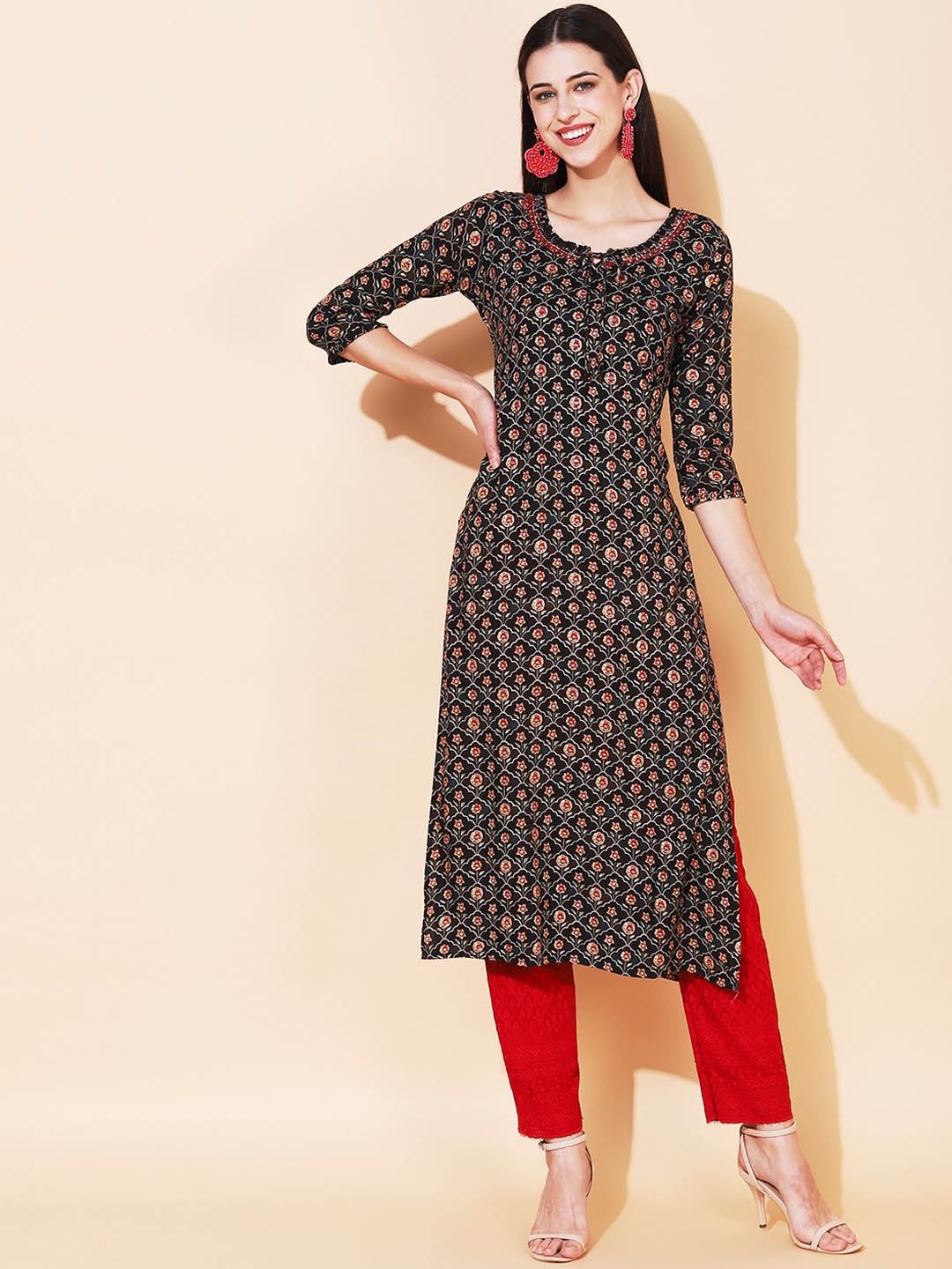 

FASHOR Floral Printed Flared Sleeves Thread Work Kurta, Black