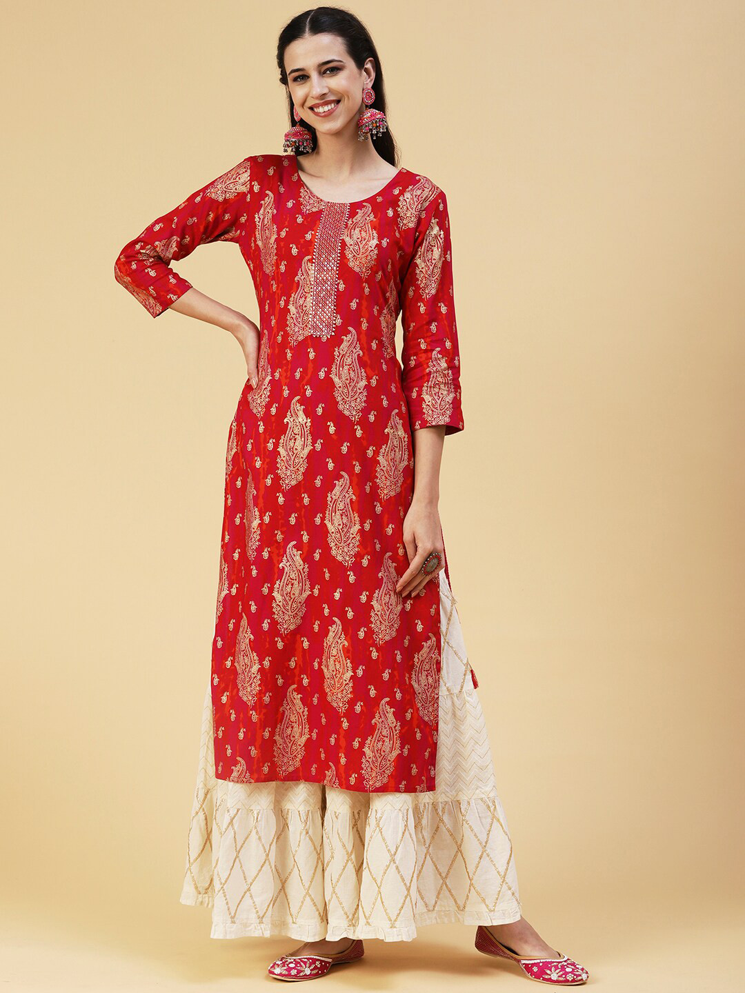 

FASHOR Ethnic Motifs Printed Gotta Patti Indie Prints Kurta, Red