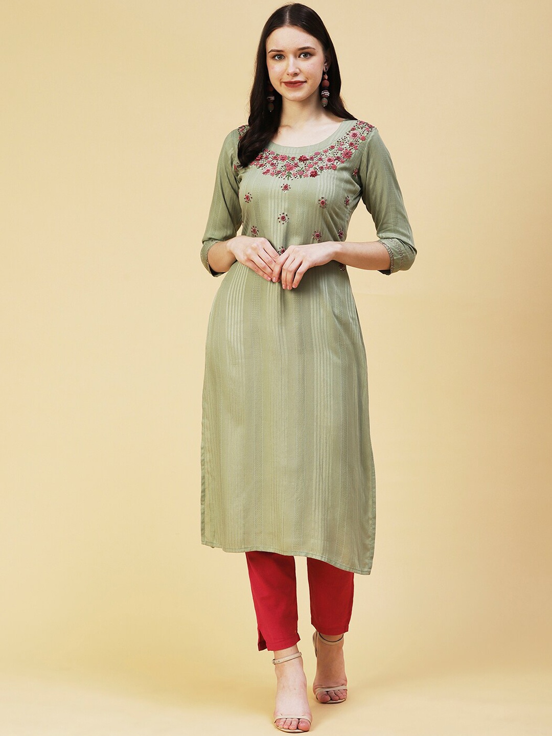

FASHOR Women Floral Embroidered Thread Work Floral Dobby Kurta, Green