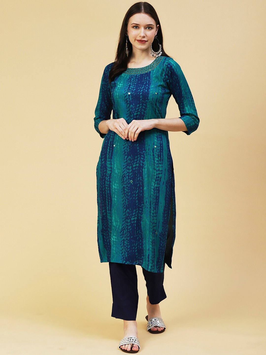 

FASHOR Women Ethnic Motifs Printed Mirror Work Kurta, Green